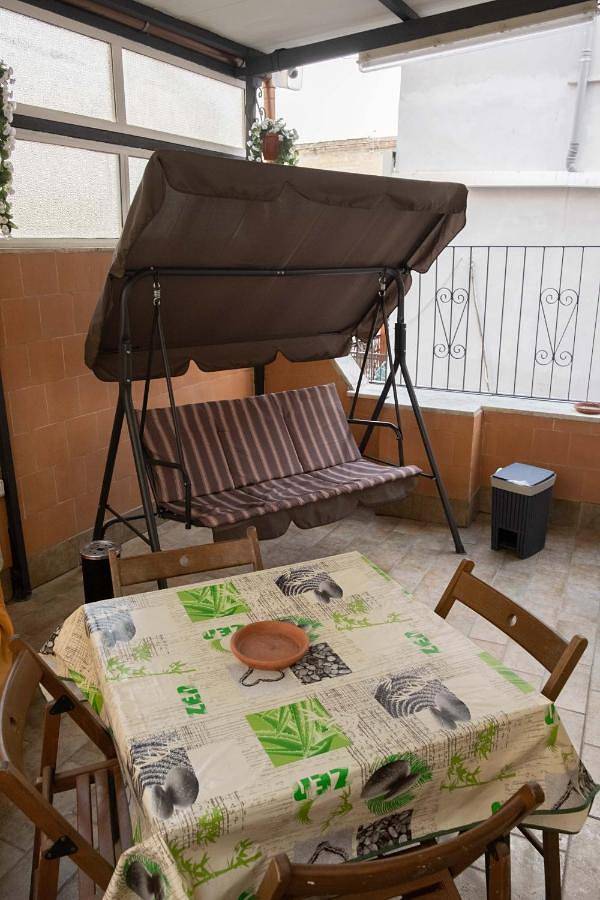 Casa vacanza per 8 persone, con terrazza a Napoli