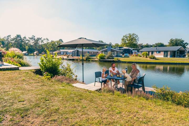 Ferienhaus für 4 Personen, mit Terrasse und Pool