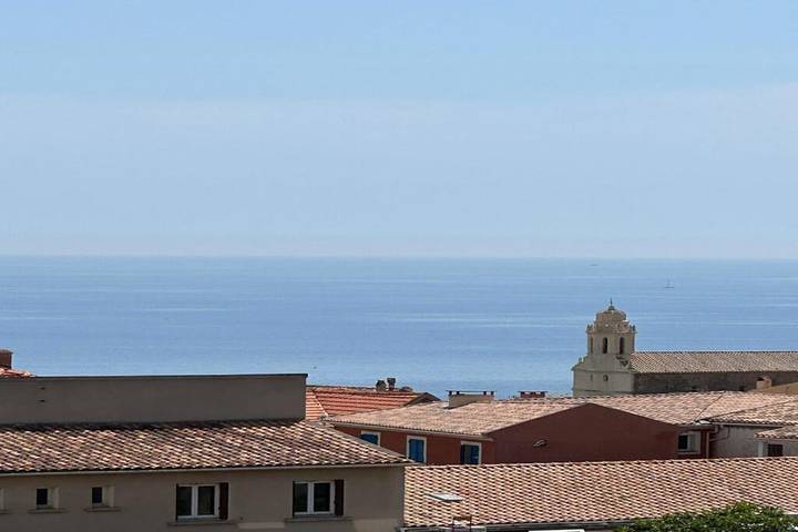 Gîte pour 4 personnes, avec Balcon ainsi que Terrasse et Vue dans Office de Tourisme de Cargese