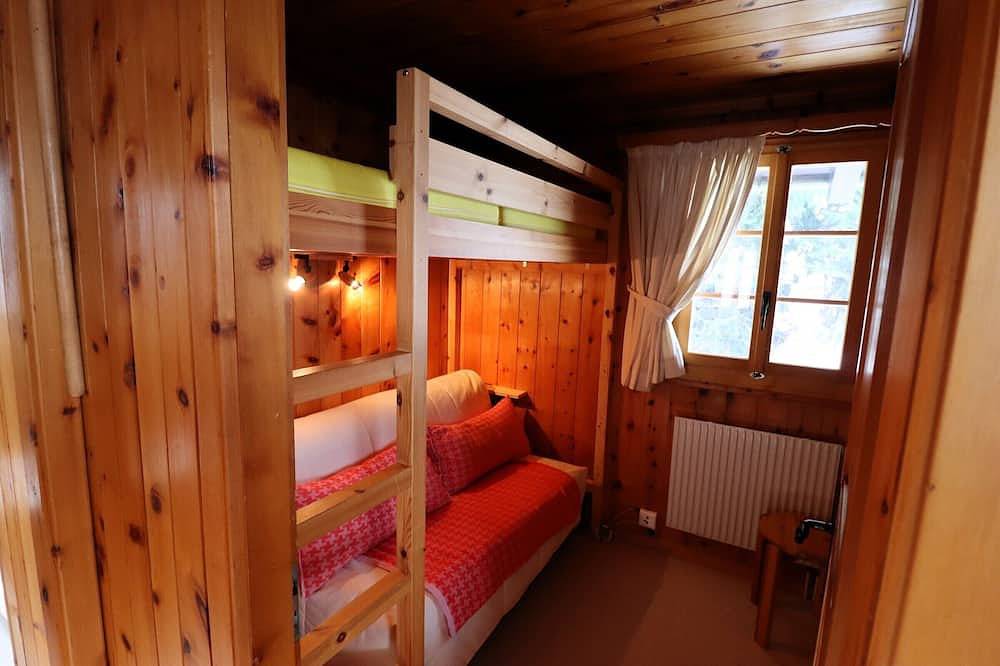 Charmantes kleines Ferienhaus auf zwei Etagen, einladend und freundlich mit herrlichem Panoramablick in Chandolin, Anniviers