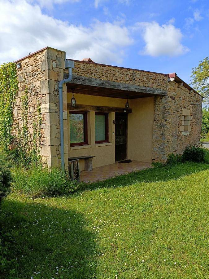 Location de vacances pour 8 personnes, avec piscine ainsi que jardin et vue, animaux acceptés à Saint-Cernin-de-l'Herm - 4