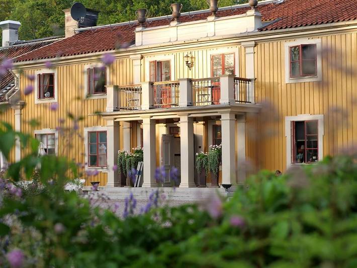 Hus på landet för 2 Personer, med Terass samt Bubbelpool och Trädgård och Bastu i Katrineholm