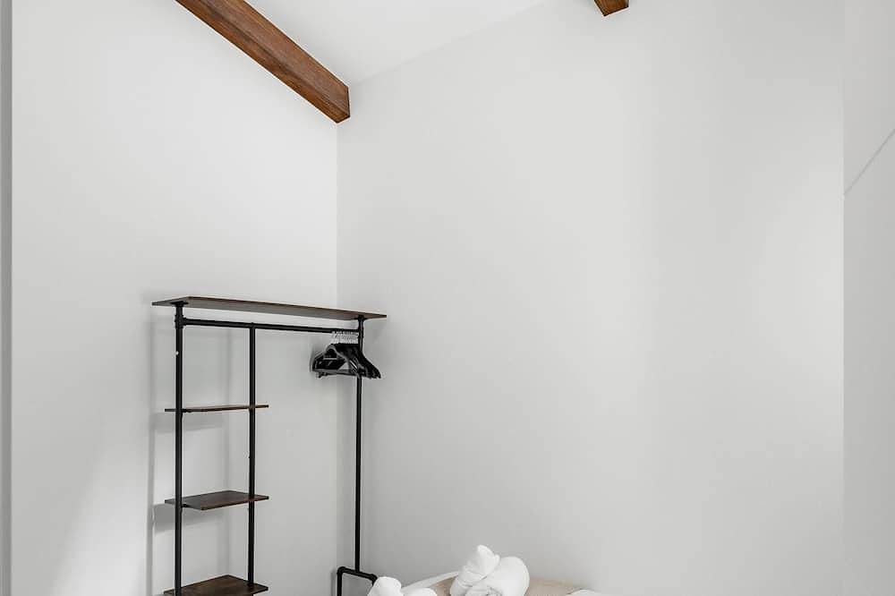 Entire apartment, Madrid Villaverde Vi - Apartament with patio, Ac in Madrid, Madrid Province