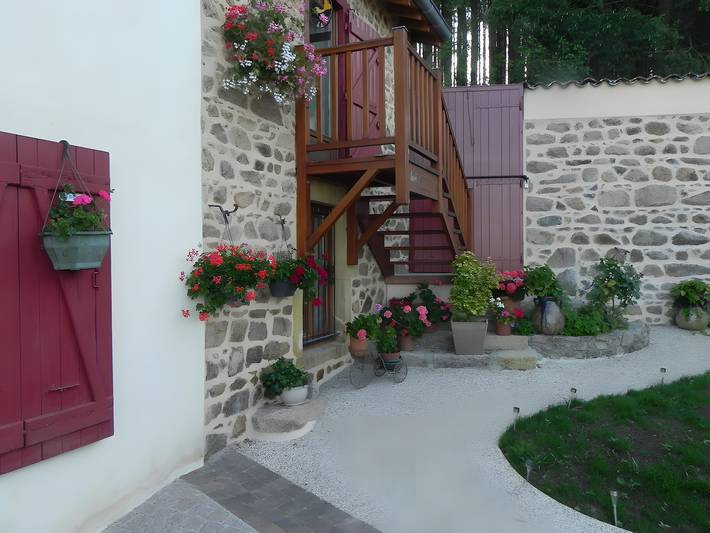 Chambre d’hôtes 'Chambre Le Rouet' avec vue sur la montagne, jardin partagé et Wi-Fi in Thizy-les-Bourgs, Région de Villefranche-sur-Saône