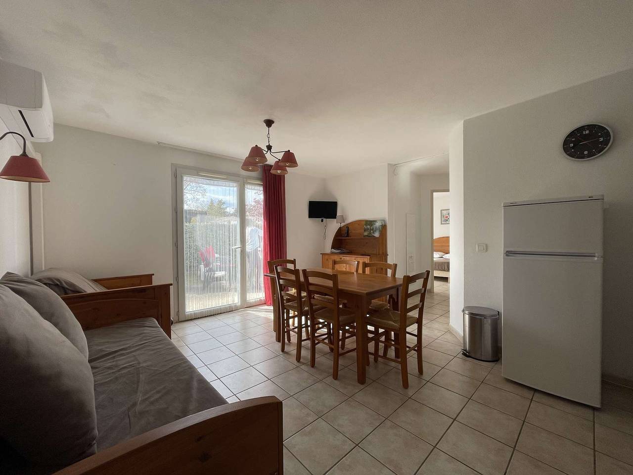 Apartamento entero, Apartamento con Aire Acondicionado de 3 Piezas y Piscina en Vallon Pont d'Arc in Vallon-Pont-d'Arc, Gorges de l’Ardèche
