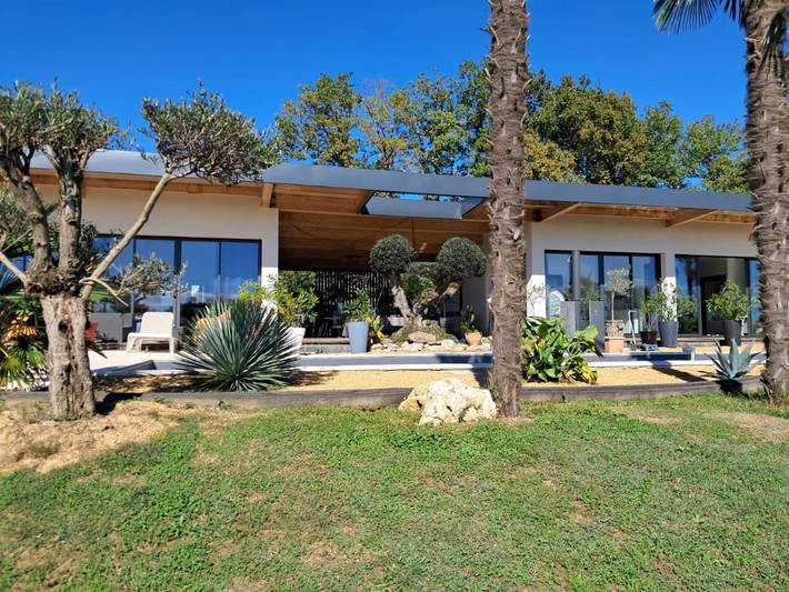 Maison d’hôte pour 2 personnes, avec terrasse et vue ainsi que jardin et piscine dans le Gers - 2