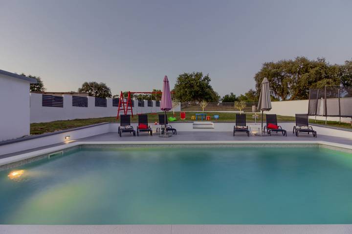 Villa für 6 Personen, mit Terrasse und Pool in Pula - 2