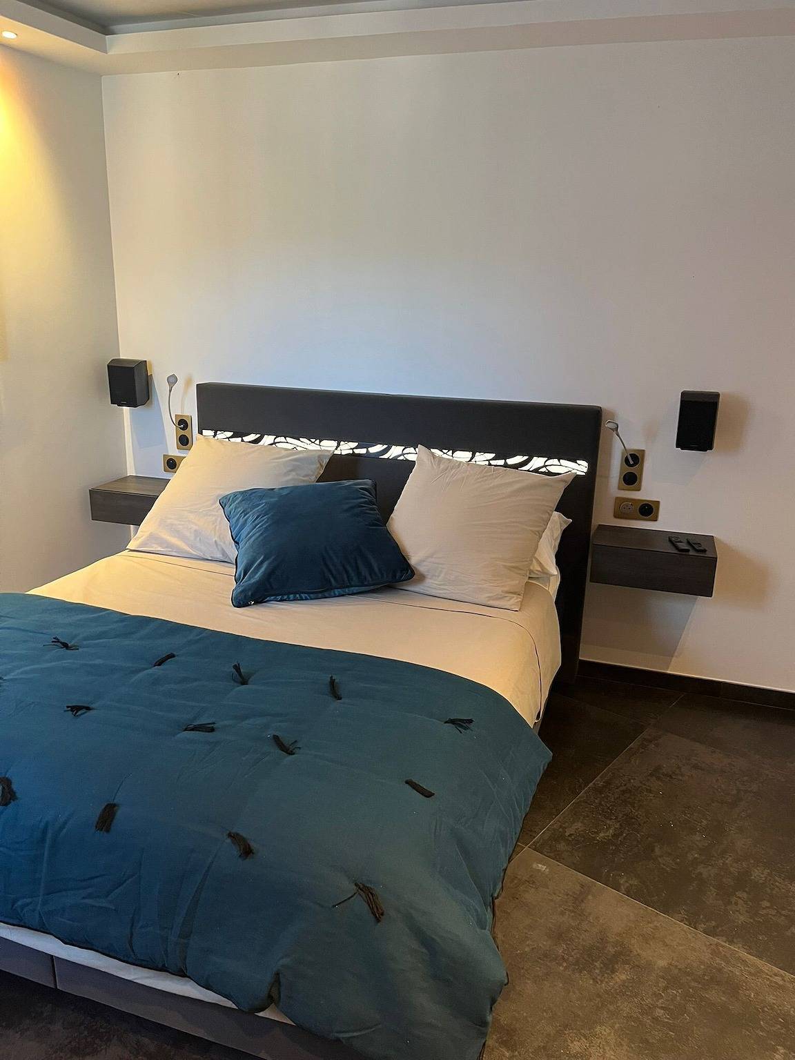 Studio entier, Studio « La Parenthèse Dorée » avec vue montagne, Wi-Fi et climatisation in Les Pennes-Mirabeau, Côte méditerranéenne (France)