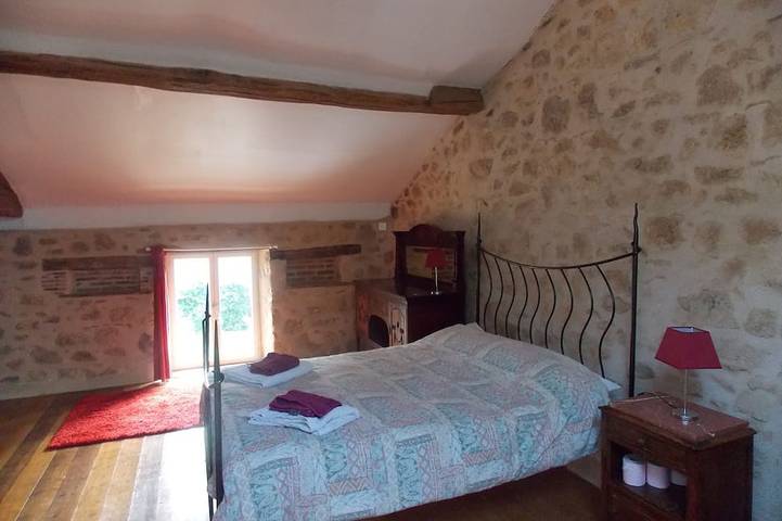 Gîte pour 9 personnes, avec jardin et terrasse à Maisonnais-sur-Tardoire - 2