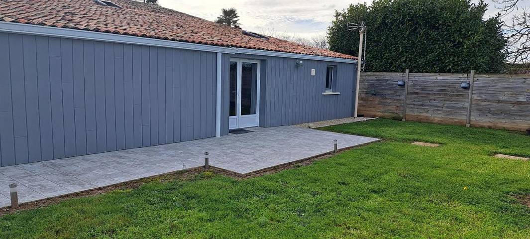 Location de vacances pour 4 personnes, avec jardin à Taugon