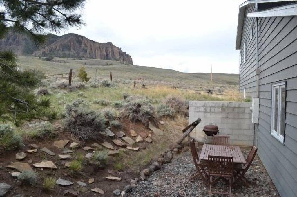 Ganze Wohnung, Ruhige Bergunterkunft mit herrlichem Blick in der Nähe des Yellowstone-Nationalparks in Wapiti, Absaroka Range