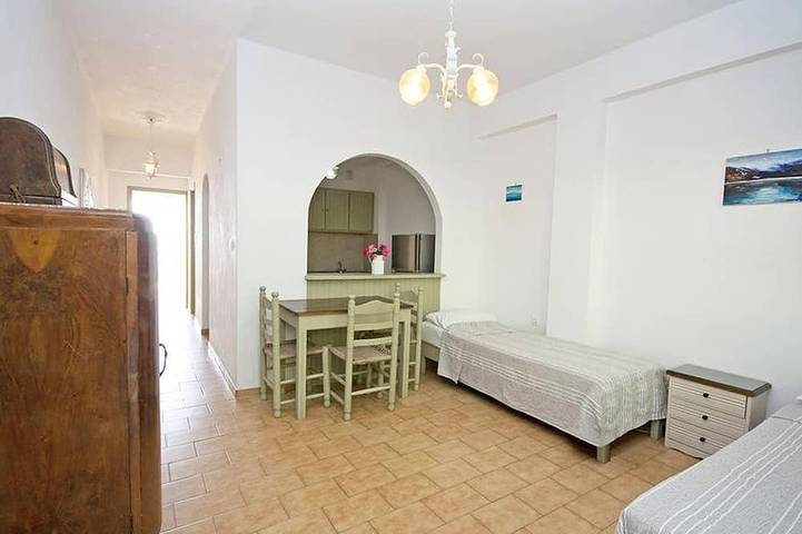 Gîte pour 2 personnes, avec jardin dans Poros - 3
