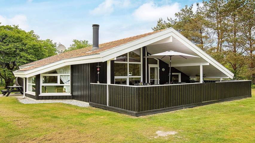Ferienhaus für 6 Personen, mit Whirlpool und Sauna sowie Terrasse in Bratten