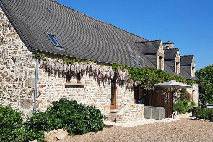 Gîte pour 4 personnes, avec jardin dans Gonneville
