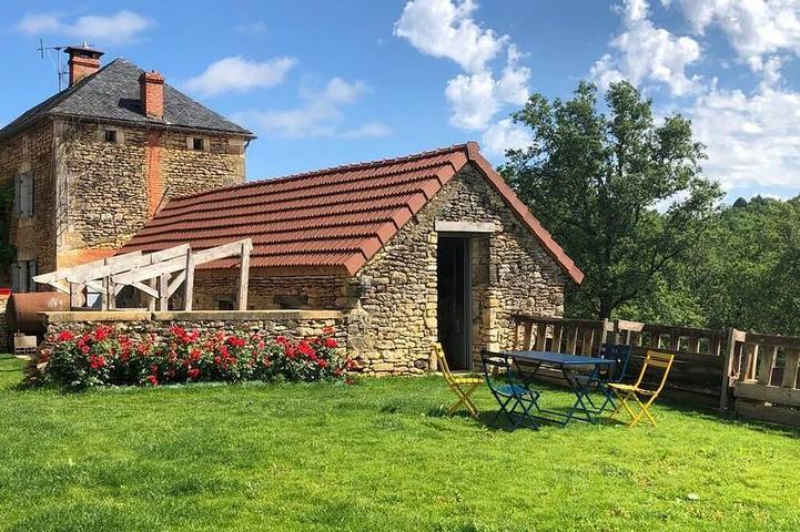 Location de vacances pour 3 personnes, avec Terrasse et Jardin à Paulin