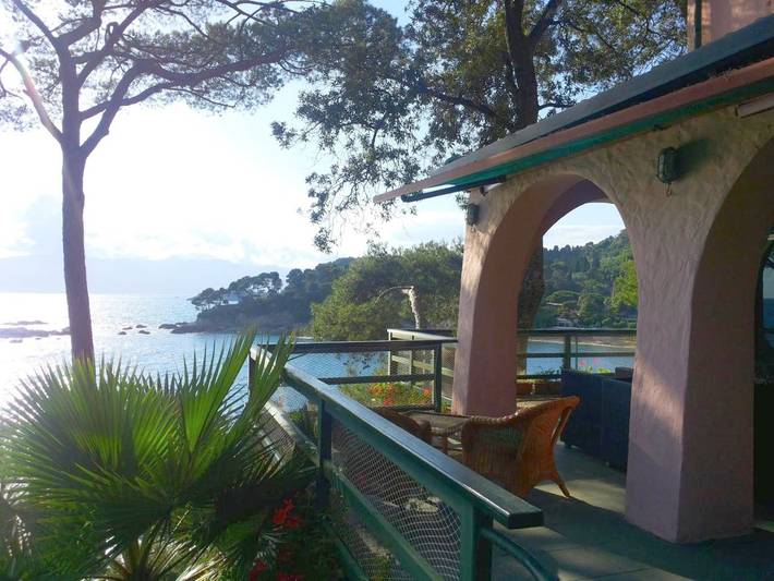 Location de vacances pour 12 personnes, avec Balcon et Terrasse ainsi que Jardin et Vue à Tellaro