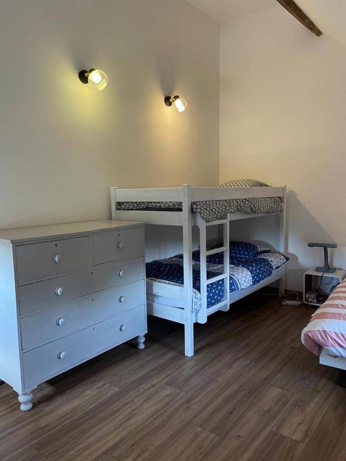 Three-Bedroom Home in Montigny-sur-Armançon, Région de Montbard