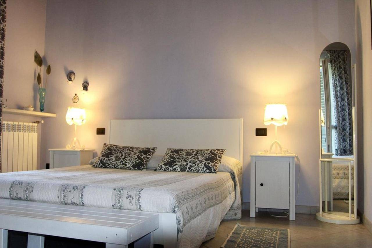 Villa Enza Bellissima villa con piscina in Terrasini, Provincia di Palermo