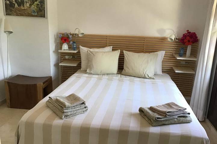 Bezauberndes, ruhig gelegendes, weisses Haus im Herzen von Marbella in Marbella, Costa del Sol
