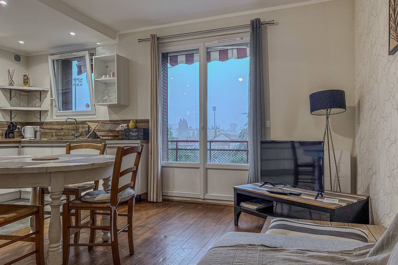 Ganze Wohnung, Ferienwohnung für 6 Personen mit Balkon in Grenoble, Isère