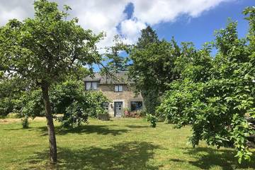 Gîte pour 4 personnes, avec jacuzzi ainsi que jardin et terrasse à Montbray