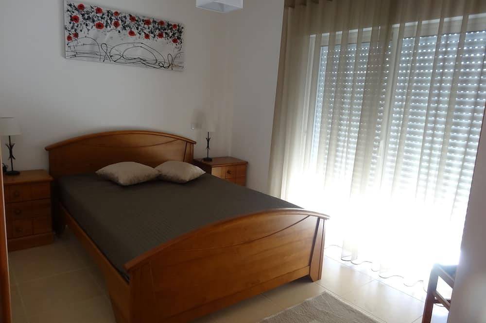 Ganze Wohnung, Neue 3-Zimmer-Wohnung 50 Meter vom Strand entfernt in Praia da Lota, Manta Rota