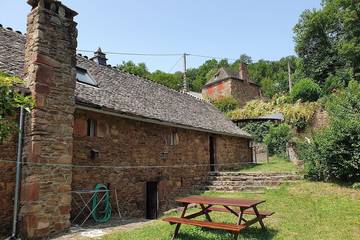 Gîte pour 6 personnes, avec jardin et balcon à Saint-Laurent-d'Olt