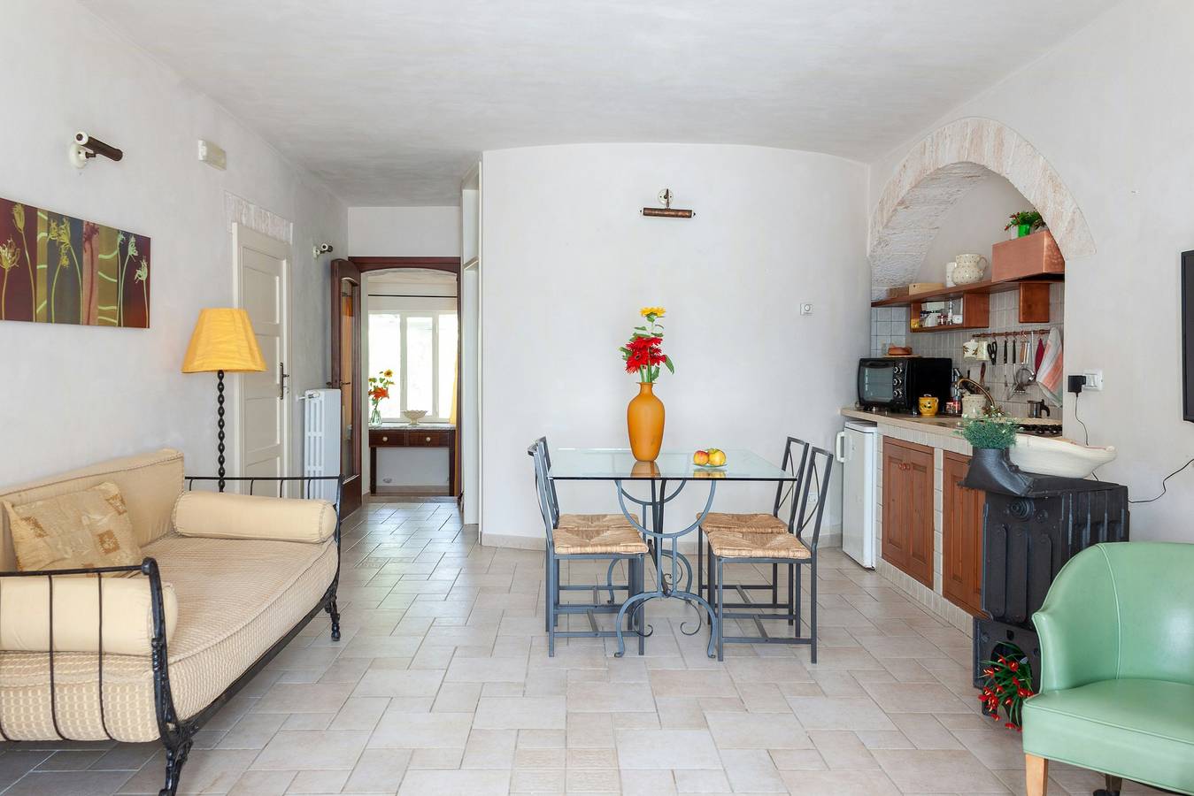 Haus inmitten von Obstgärten mit Whirlpool in Cisternino in Cisternino, Salento