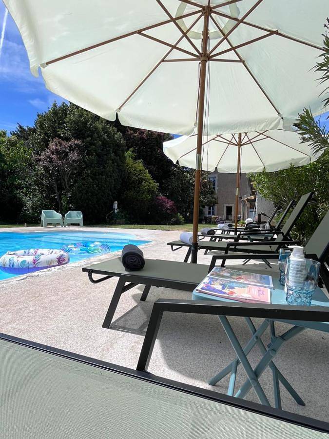 Maison d’hôte pour 2 personnes, avec jacuzzi et sauna ainsi que piscine et jardin