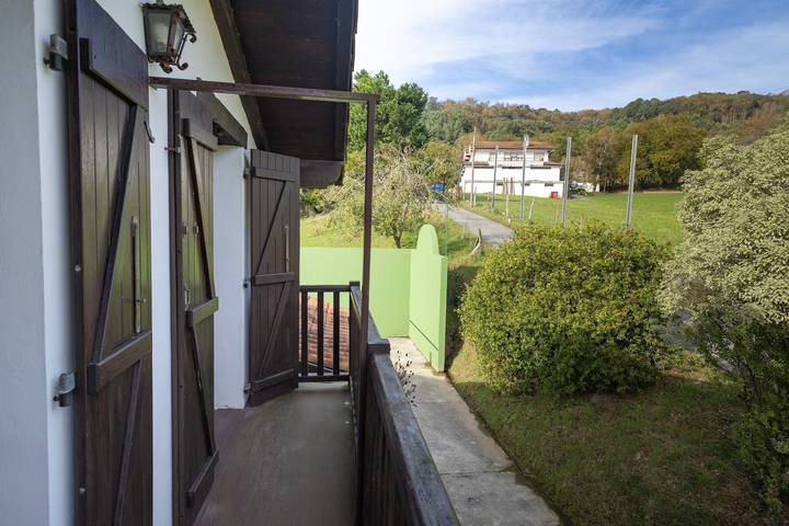 Ganze Wohnung, Landhaus 'Artizarra' mit Bergblick, privater Terrasse und Wi-Fi in Hondarribia, Baskische Küste (Spanien)