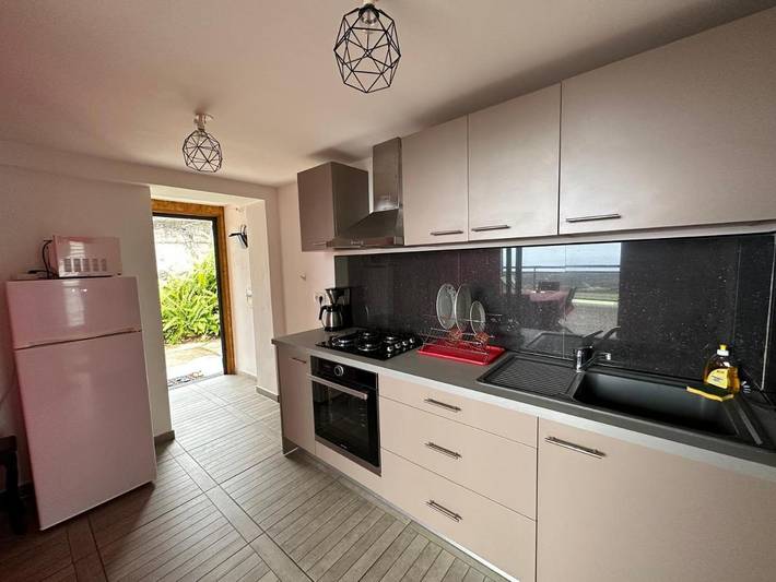 Location de vacances pour 4 personnes, avec piscine ainsi que jardin et jacuzzi, adapté aux familles dans Bois de Nèfles - 2