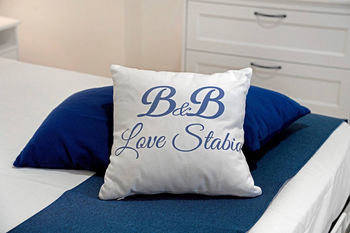 Guest House 'Love Stabia' with Private Terrace, Wi-Fi and Air Conditioning in Castellammare di Stabia, Naples Province