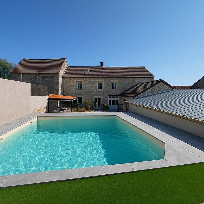 Location de vacances pour 11 personnes, avec piscine ainsi que terrasse et jardin, animaux acceptés à Coulonges-Cohan