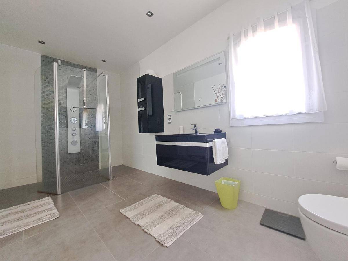 Double Room in Saint-Pons-de-Mauchiens, Côte méditerranéenne (France)