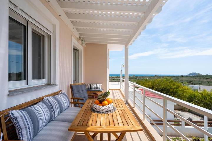 Location de vacances pour 5 personnes, avec Balcon et Terrasse ainsi que Jardin et Vue dans Xerokampos