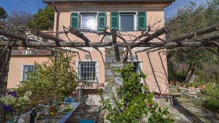 Villa pour 4 personnes, avec jardin et terrasse dans Ligurie