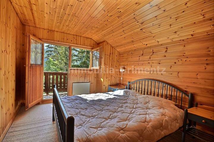 Chalet confortable sur 2 étages pour 8 personnes, salon, cuisine séparée avec lave-vaisselle, 2 cham in Grimentz, Anniviers