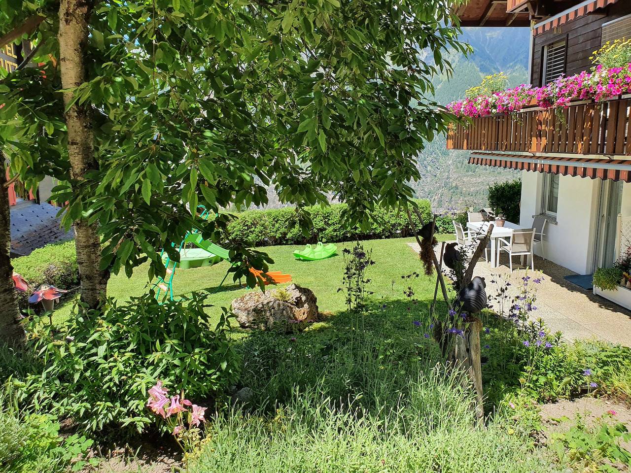 Ganze Ferienwohnung, Ferienwohnung Schneevogul - Ferienwohnung Schneevogul, 4 Personen, 55m2 in Grächen, Walliser Alpen