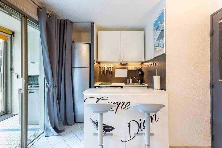 Gîte pour 4 personnes, avec terrasse et piscine dans Port Gregau - 3