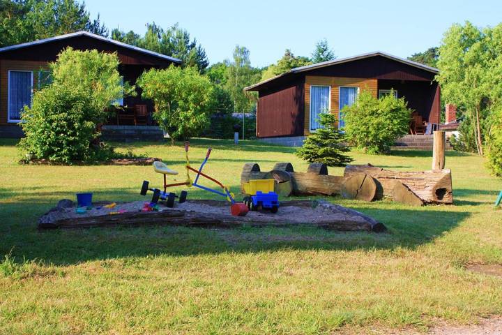 Ferienwohnung für 4 Personen, mit Terrasse und Garten sowie Ausblick in Stechlinsee