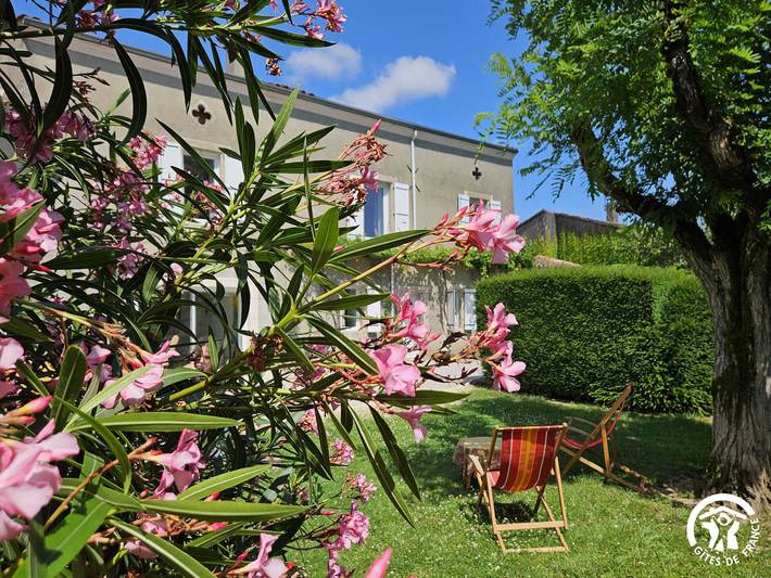 Gîte pour 12 personnes, avec Terrasse et Jardin à Castres