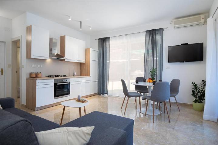 Maison d’hôte pour 5 personnes, avec piscine ainsi que jardin et vue