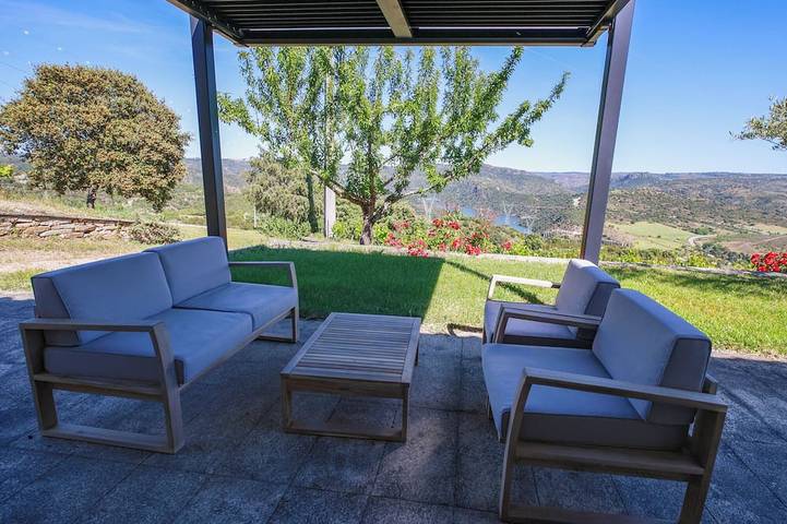 Gîte pour 6 personnes, avec piscine et balcon dans Mogadouro