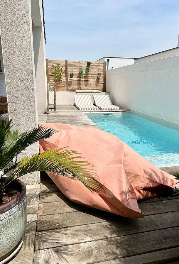 Villa pour 6 personnes, avec Terrasse ainsi que Jardin et Piscine