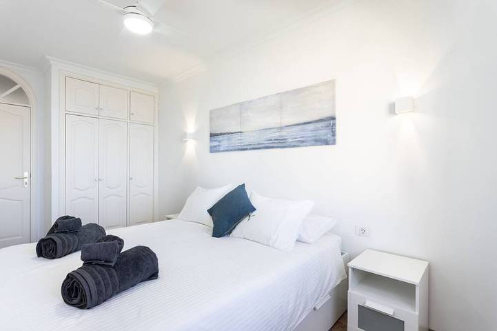 Ganze Wohnung, Fantastische sonnige Penthouse-Wohnung in Playa de los Guíos, Santiago del Teide