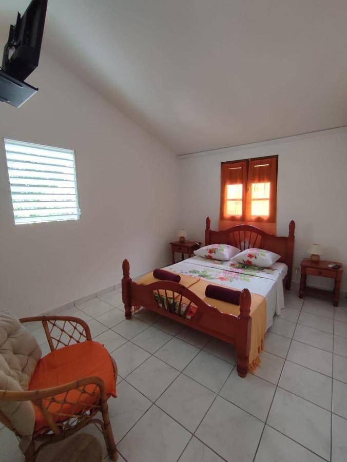 Chambre d’hôte pour 2 personnes, avec balcon ainsi que vue et jardin à Pointe-Noire