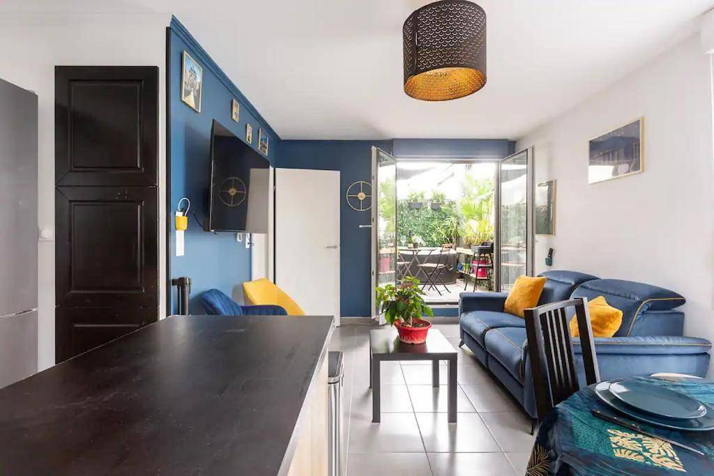 Appartement entier, Appart avec 3 chambres au pied du Tram avec internet ! in Eysines, Région de Bordeaux