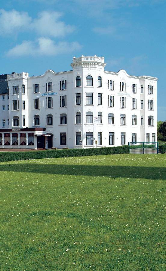 Hotel, mit Terrasse