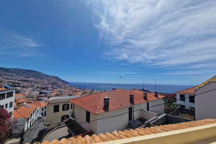 Casa de férias para 4 pessoas, com varanda no Funchal