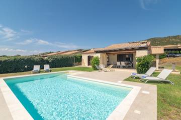 Villa mit pool für 6 Personen, mit Garten in Nord Sardinien